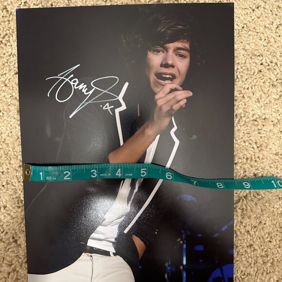 Harry Styles Autographed Photograph with COA - Picture 3 of 4